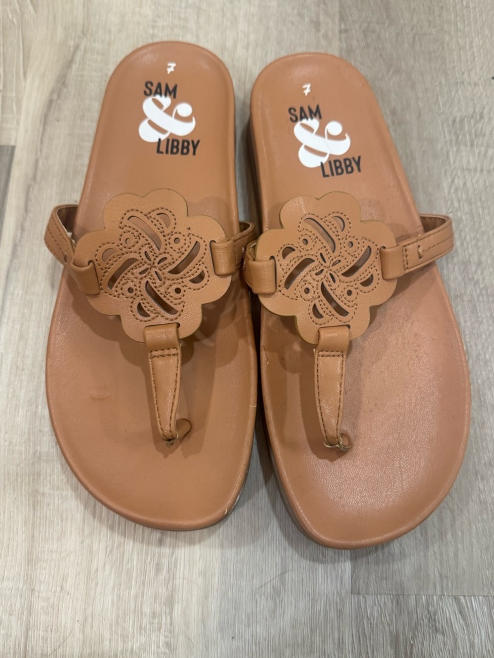Sam & Libby Brown Floral Cutout T-Strap Sandals